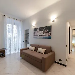 Altido Modern Flat For 6 In The Heart Of Foce , Genova Italia